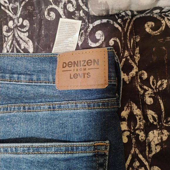 Denizen from Levi's Slim Straight Jeans - Medium Blue - Picture 11 of 14